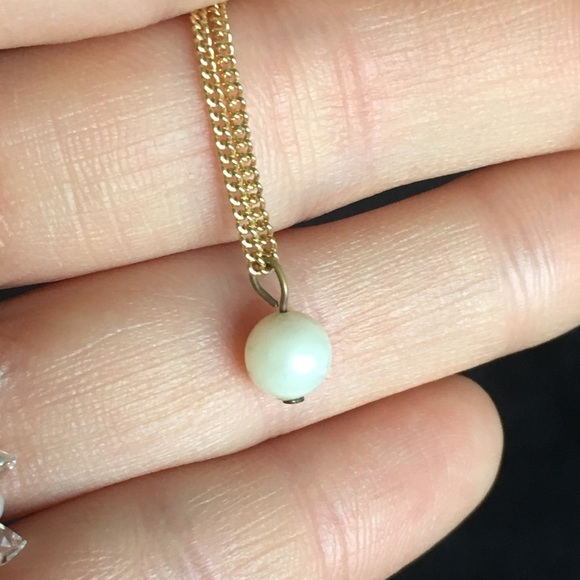 Two Delicate and Dainty Vintage Gold Tone Necklaces - Picture 4 of 16